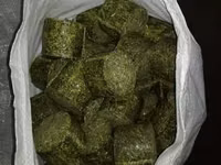Distribuim furaj granulat,brichet de lucerna si nisip tratat pentru chinchilla (шиншила,sinsila) — Foto 3