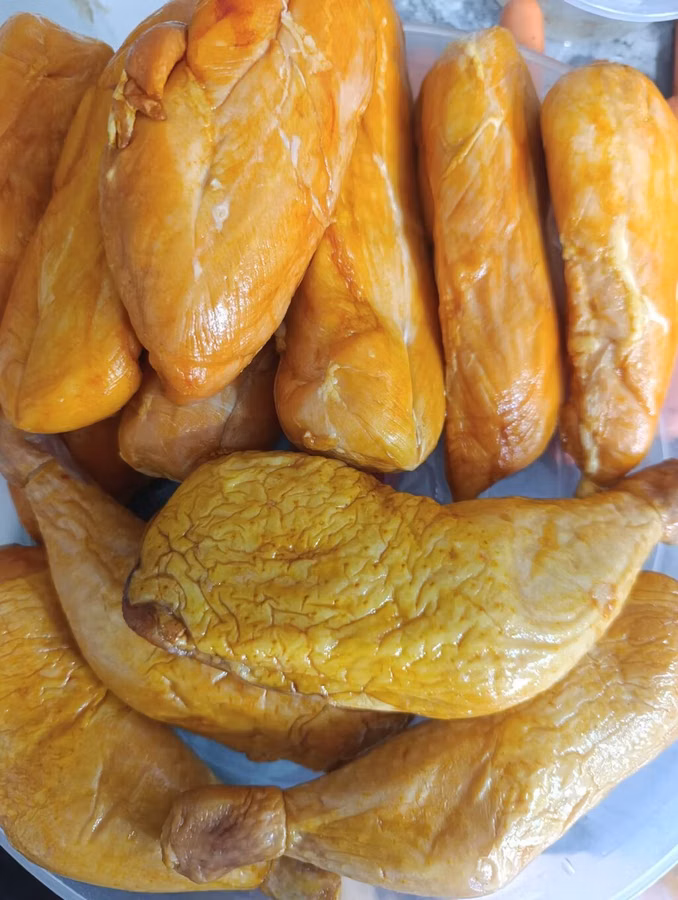 Продаю мясную продукцию колбасу, сосиски, окорочка, грудки, для