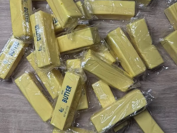 Сливочное масло солёное, фасованное по 4 oz (113 г) в индивидуальные