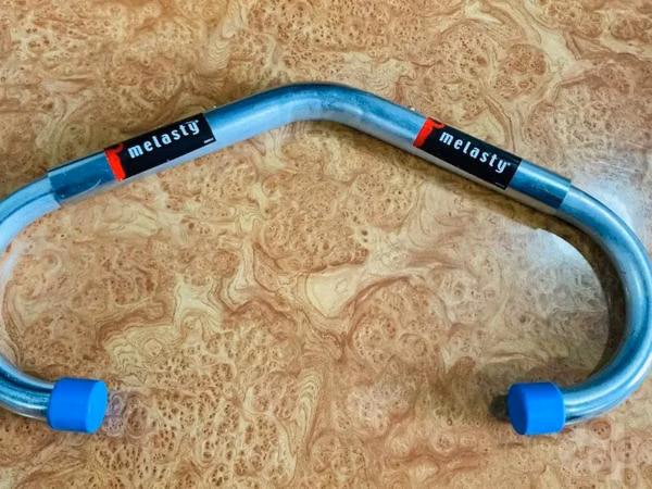 Antibrik melasty