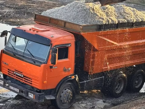 Жом камаз ЗИЛ доставка по всем областям свежий кислый 16 и больше тонн