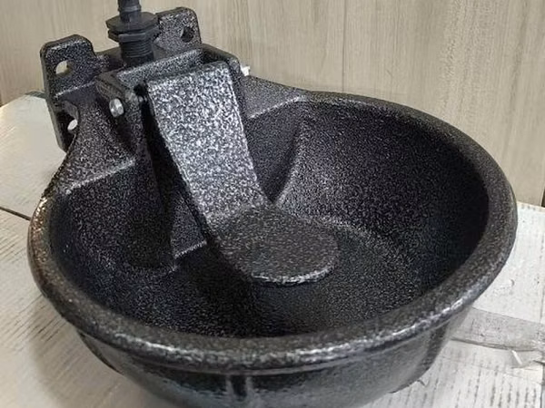 Автоматические поилки для скота, Турция Чугунные Пластиковые