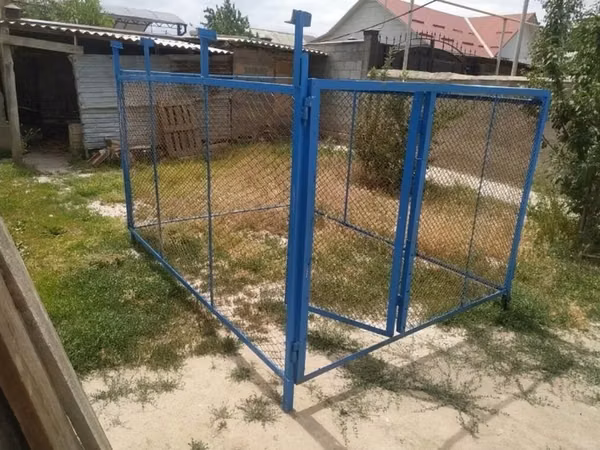 Продается вольер для собак.Разборный вольер и с полом,доской и с