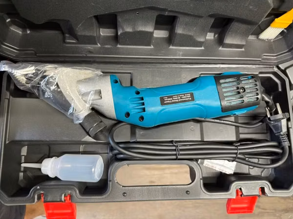 Аппарат для стрижки овец MAKITA, DEWALT