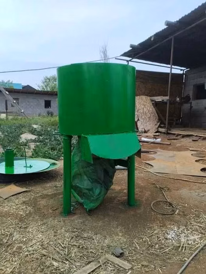 Измельчитель сена и соломы, корморезка для домашнего скота