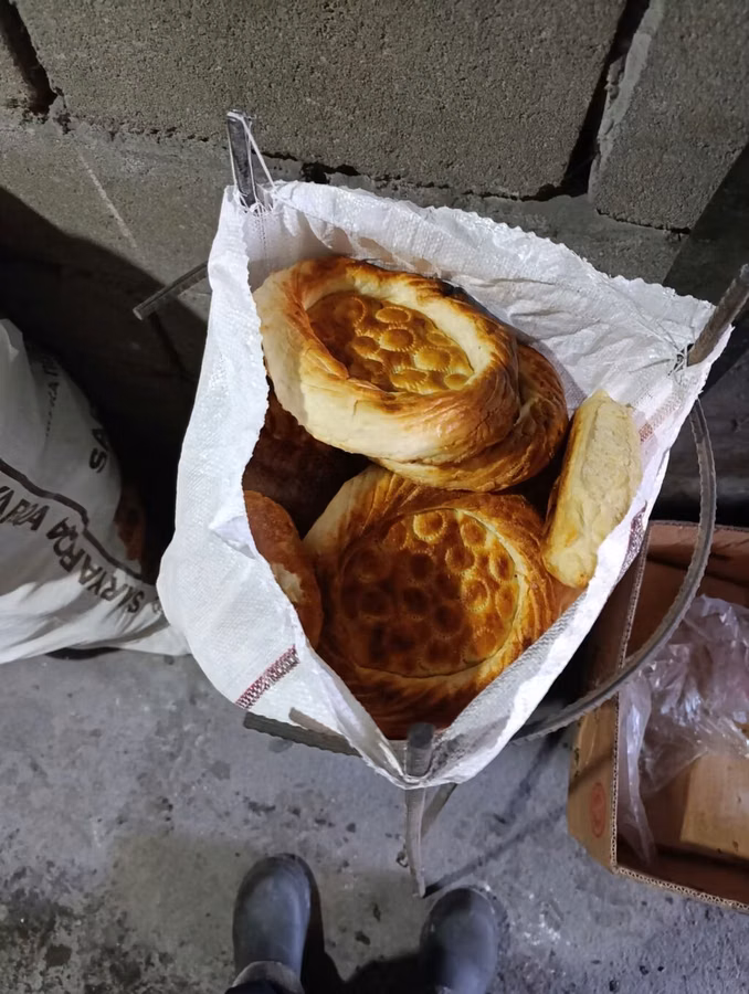 Сухие лепешки на корм скотам. Чистые без плесени. Можно на дробилку