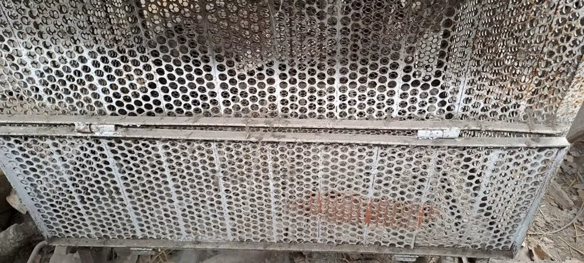 Продаю клетки для кроликов дл1,26 ширина 0,85 выс 105 большая
