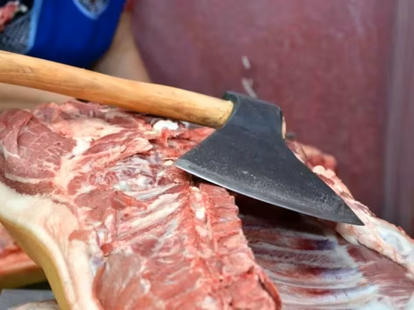 **Продажа свежей свинины под заказ!** 🐖 Предлагаем вам свежую свинину