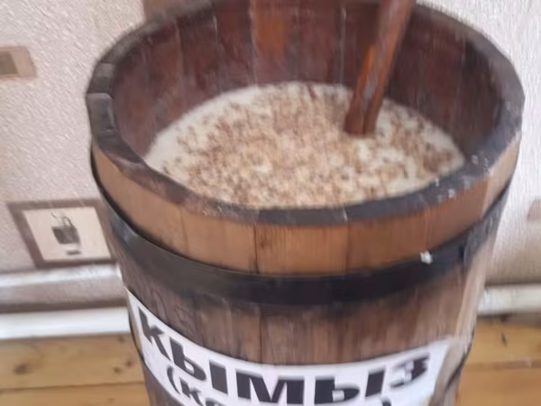 Кымыз, кочкор өрөөнү.Соок жайлоосу Дүңүнөн алчулар, кафе,ресторан