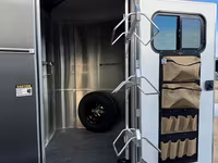 2026 Maverick Trailers Lite Deluxe Bumper Pull Horse Trailer — फ़ोटो 5