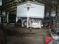 2001 Sundowner Trailers Sunlite Gooseneck Horse Trailer — फ़ोटो 4